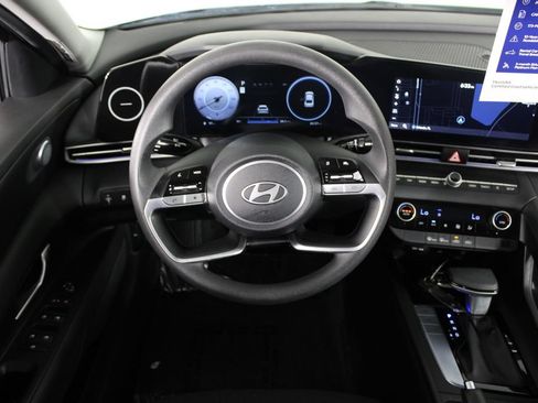 Certified 2024 Hyundai Elantra SEL FWD image 20