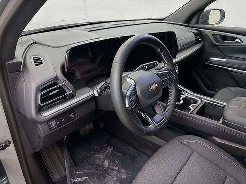 Used 2026 Chevrolet Traverse LT w/ Driver Confidence Package image 11