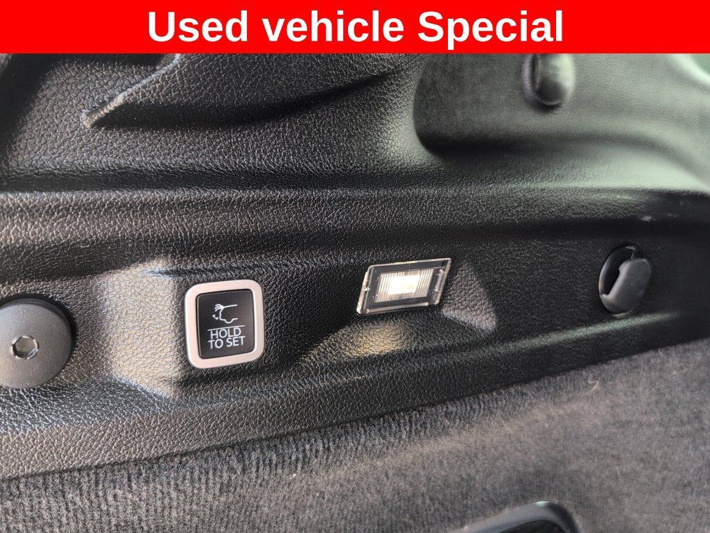 Used 2022 Jeep Grand Cherokee L Overland w/ Luxury Tech Group IV AWD/4WD image 26