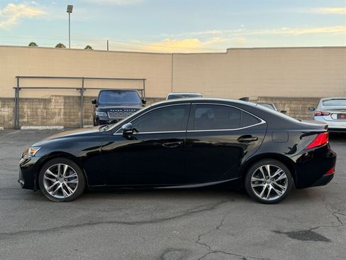 Used 2018 Lexus IS 300 RWD image 10