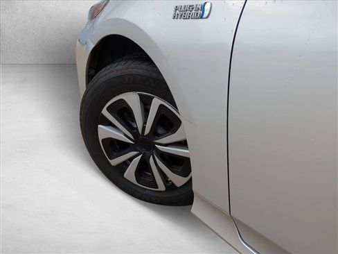 Used 2017 Toyota Prius Prime Premium image 8