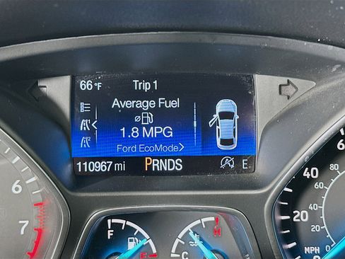 Used 2017 Ford Escape SE w/ Equipment Group 201A image 19