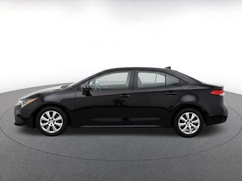 Used 2025 Toyota Corolla LE FWD image 4