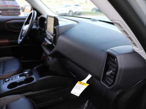 Used 2024 Ford Bronco Sport Outer Banks w/ Tech Package image 11