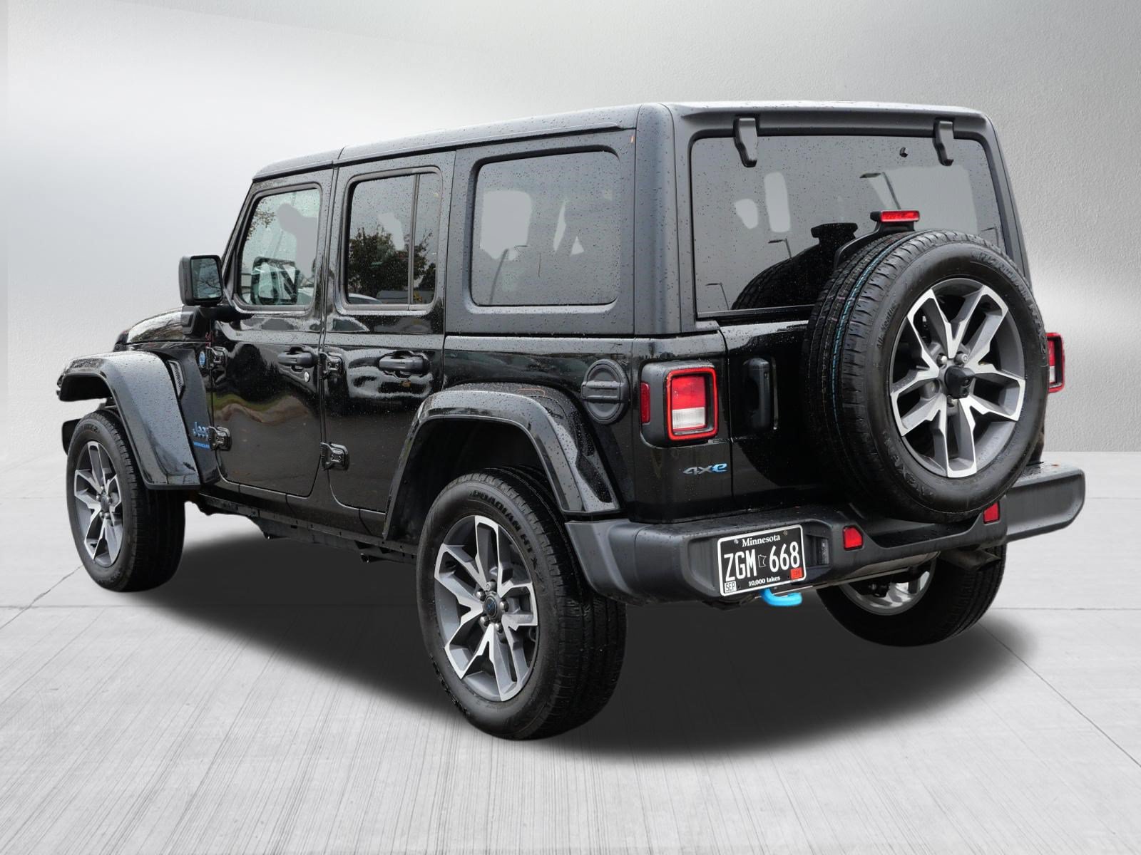Used 2024 Jeep Wrangler Unlimited w/ Convenience Group AWD/4WD image 6
