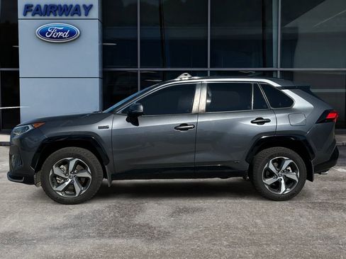 Used 2021 Toyota RAV4 SE w/ Weather & Moonroof Package image 7