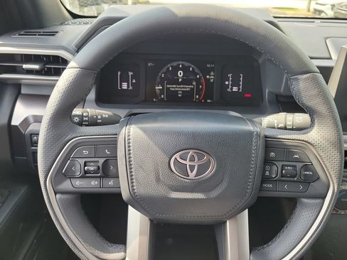 New 2026 Toyota 4Runner SR5 AWD/4WD image 8