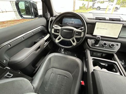 Used 2022 Land Rover Defender 110 S AWD/4WD image 9