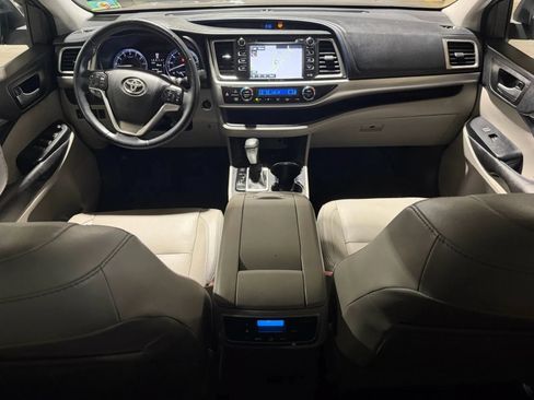 Used 2016 Toyota Highlander XLE AWD/4WD image 10