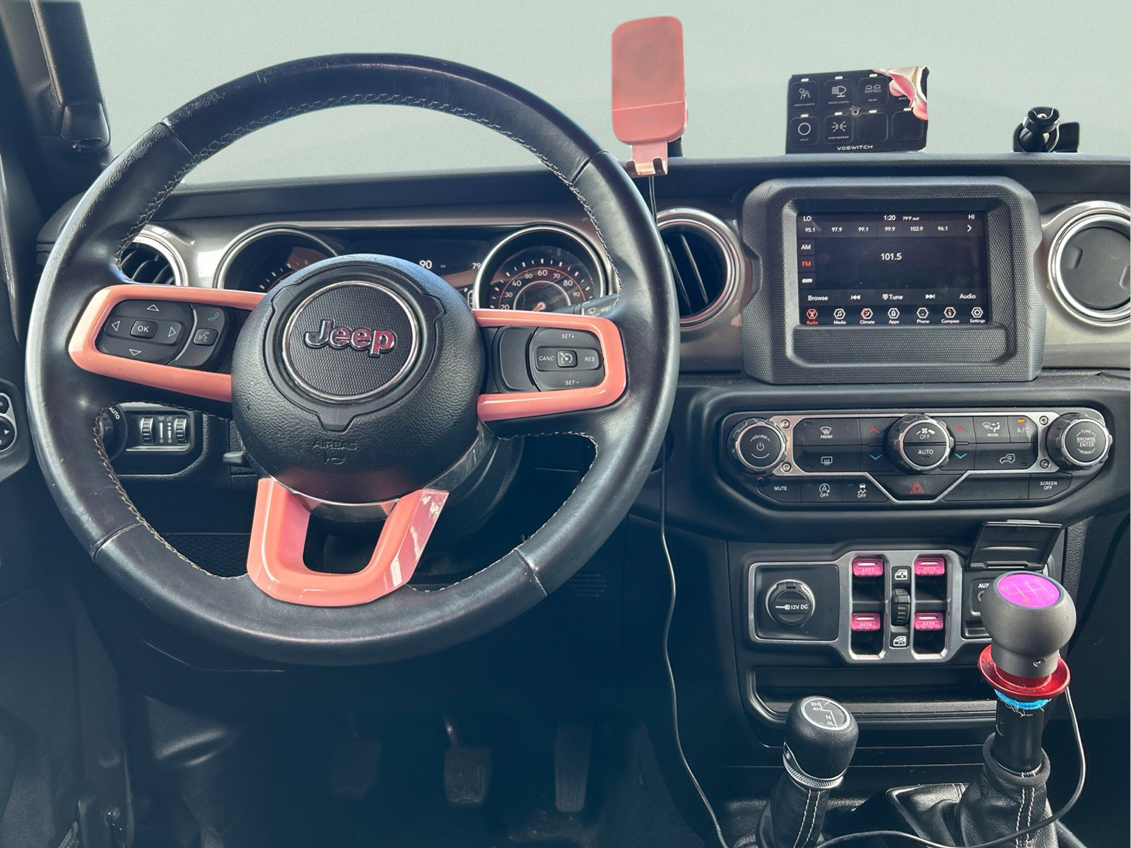 Used 2018 Jeep Wrangler Unlimited Sahara AWD/4WD image 13