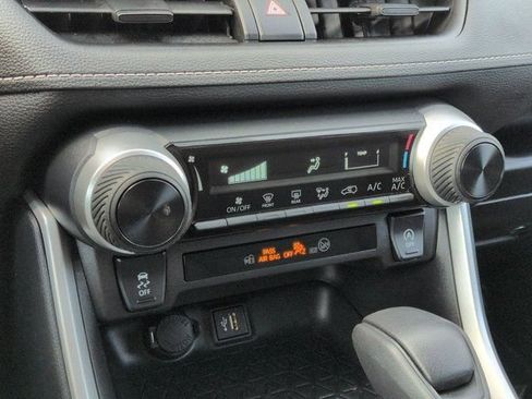 Used 2024 Toyota RAV4 LE AWD/4WD image 14
