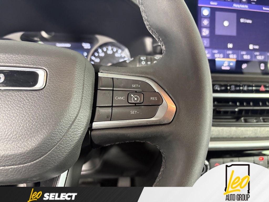 Used 2024 Jeep Compass Latitude AWD/4WD image 13