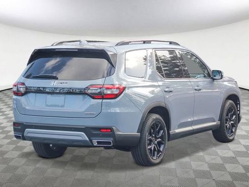 New 2025 Honda Pilot Touring image 3