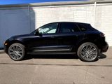 Certified 2025 Porsche Macan image 2