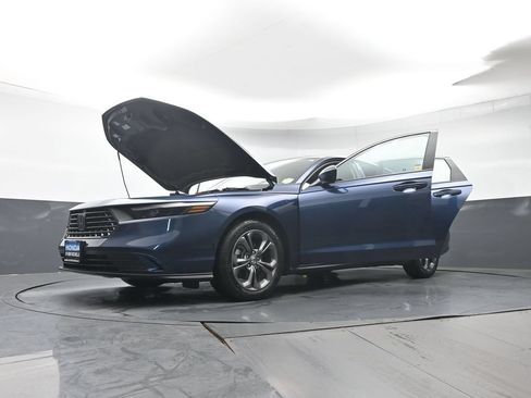 Used 2023 Honda Accord EX image 43