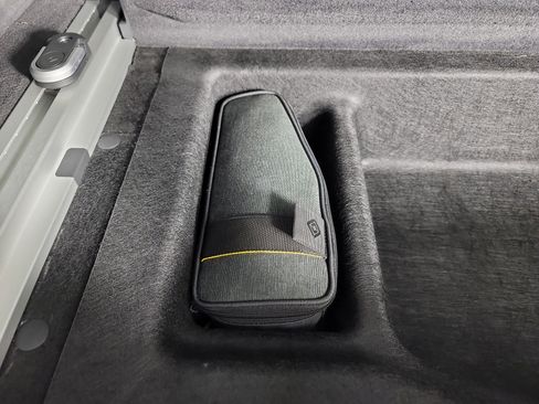 Used 2024 Rivian R1S Adventure image 34