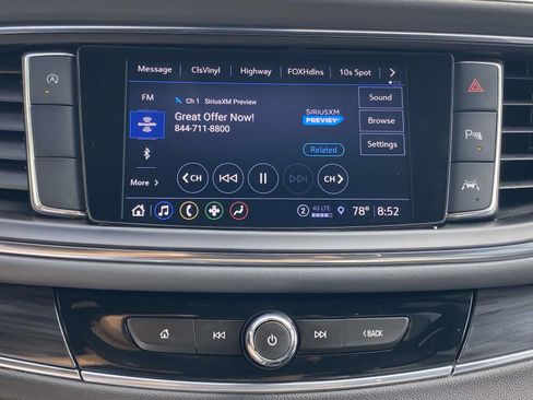 Used 2022 Buick Enclave Essence FWD image 26