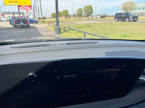 Used 2025 Buick Envista Preferred image 17