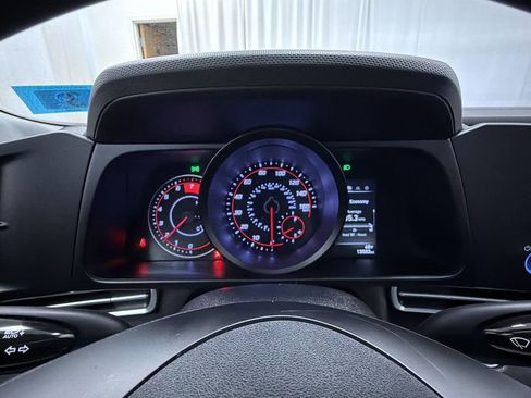 Used 2023 Hyundai Elantra SEL image 8