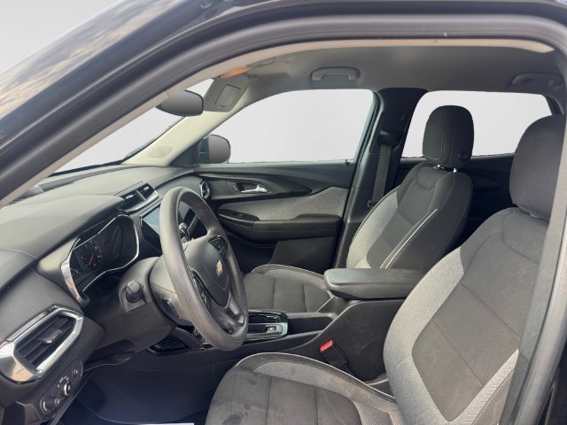 Used 2023 Chevrolet TrailBlazer LT w/ Convenience Package FWD image 11