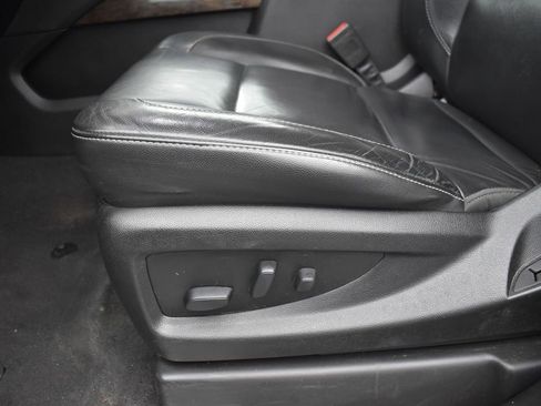 Used 2020 Chevrolet Suburban LT image 11