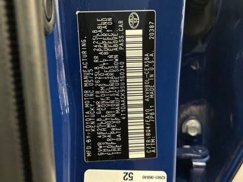 Used 2025 Toyota Camry SE image 36