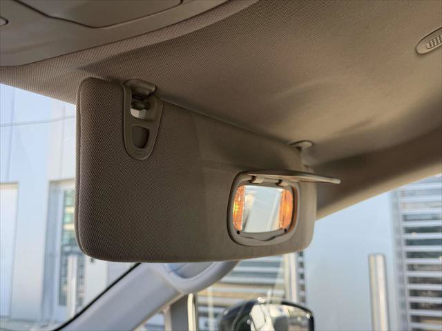 Used 2024 Chrysler Pacifica Touring-L FWD image 34