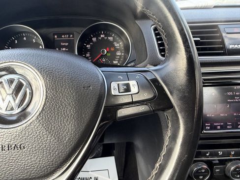 Used 2018 Volkswagen Passat 2.0T SE image 33