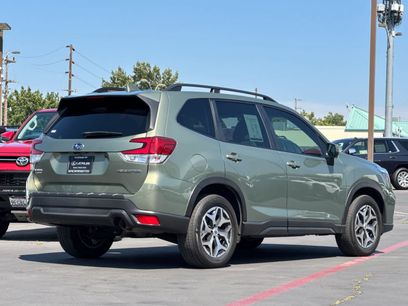 Used 2021 Subaru Forester Premium w/ Popular Package #1