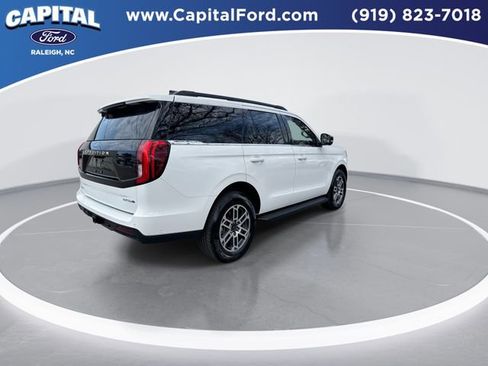 Certified 2025 Ford Expedition Active image 8