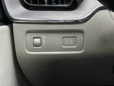 Used 2019 Volvo XC60 T5 Inscription w/ Protection Package Premier image 25