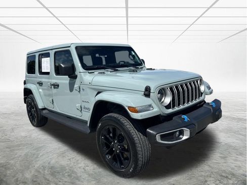 Used 2024 Jeep Wrangler Unlimited Sahara w/ Safety Group AWD/4WD image 2