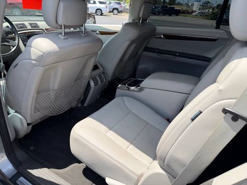 Used 2012 Mercedes-Benz R 350 4MATIC image 17
