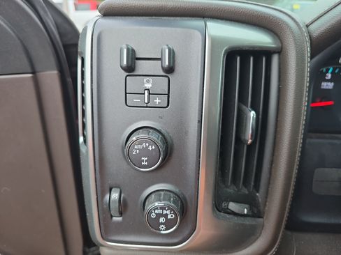 Used 2017 Chevrolet Silverado 1500 LTZ w/ LTZ Plus Package AWD/4WD image 24