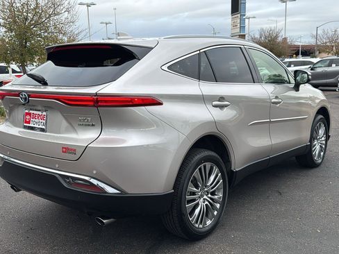 Used 2021 Toyota Venza XLE w/ Softex Package image 7