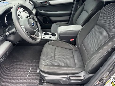Used 2019 Subaru Outback 2.5i AWD/4WD image 9