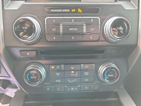 Used 2018 Ford F150 Limited w/ Trailer Tow Package image 12