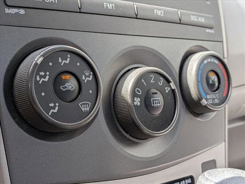 Used 2011 Toyota Corolla LE image 9