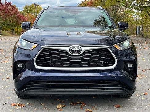 Used 2023 Toyota Highlander XLE image 28
