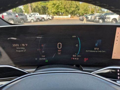 Used 2024 Cadillac Lyriq Tech AWD/4WD image 15
