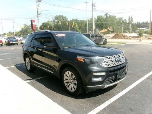 Used 2022 Ford Explorer Limited AWD/4WD image 3