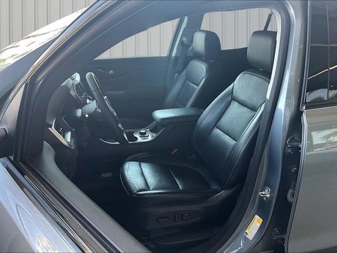 Used 2021 GMC Acadia SLT w/ Elevation Edition AWD/4WD image 15