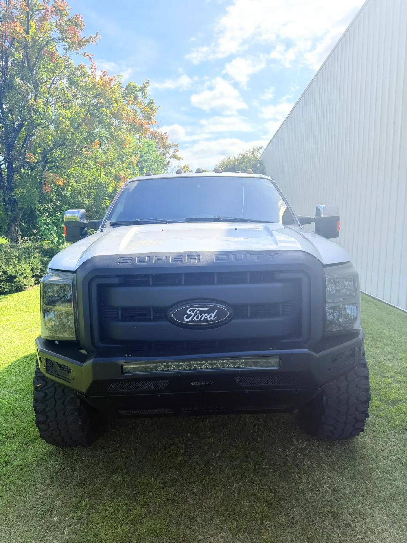 Used 2016 Ford F350 Platinum w/ FX4 Off-Road Package AWD/4WD image 2