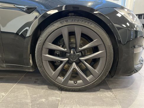 Used 2022 Tesla Model S image 12