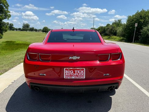 Used 2011 Chevrolet Camaro LT RWD image 9