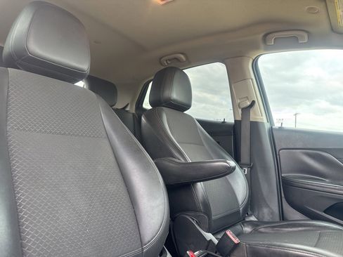 Used 2022 Buick Encore Preferred image 26