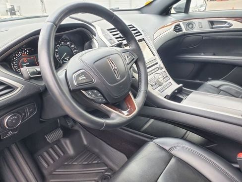 Used 2018 Lincoln MKZ Reserve w/ Climate Package FWD image 11