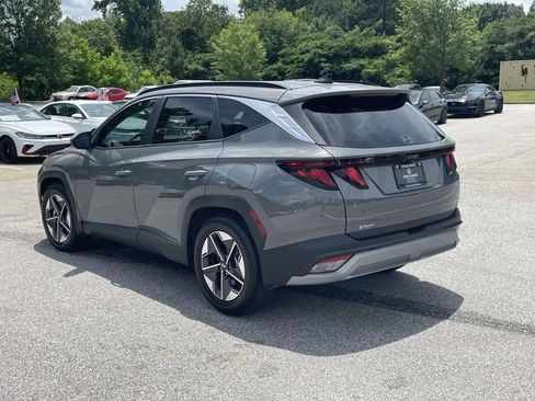 Used 2025 Hyundai Tucson SEL FWD image 4