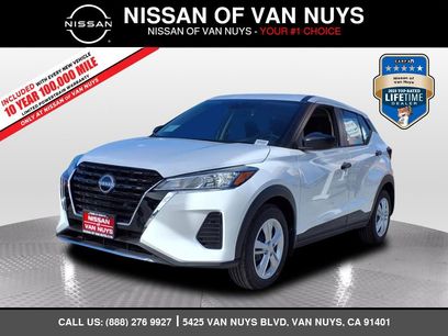 New 2025 Nissan Kicks Play S