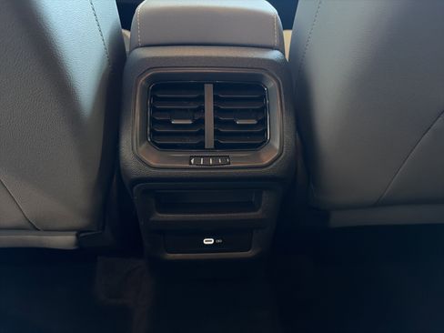 Certified 2022 Volkswagen Taos SE image 23